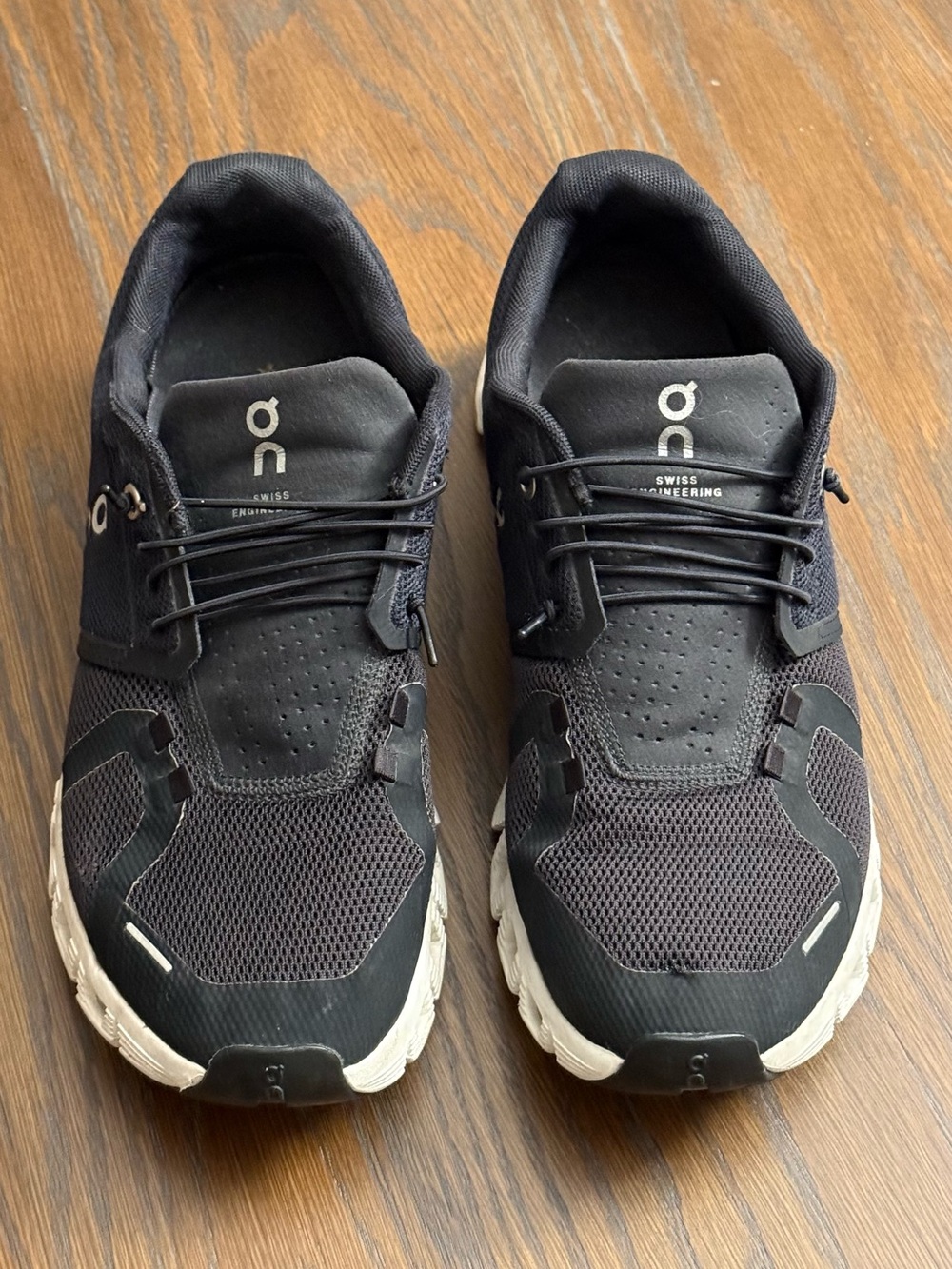 On Cloud Cloud 5 Sneakers in black with White Sole 9W - Picture 5 of 9